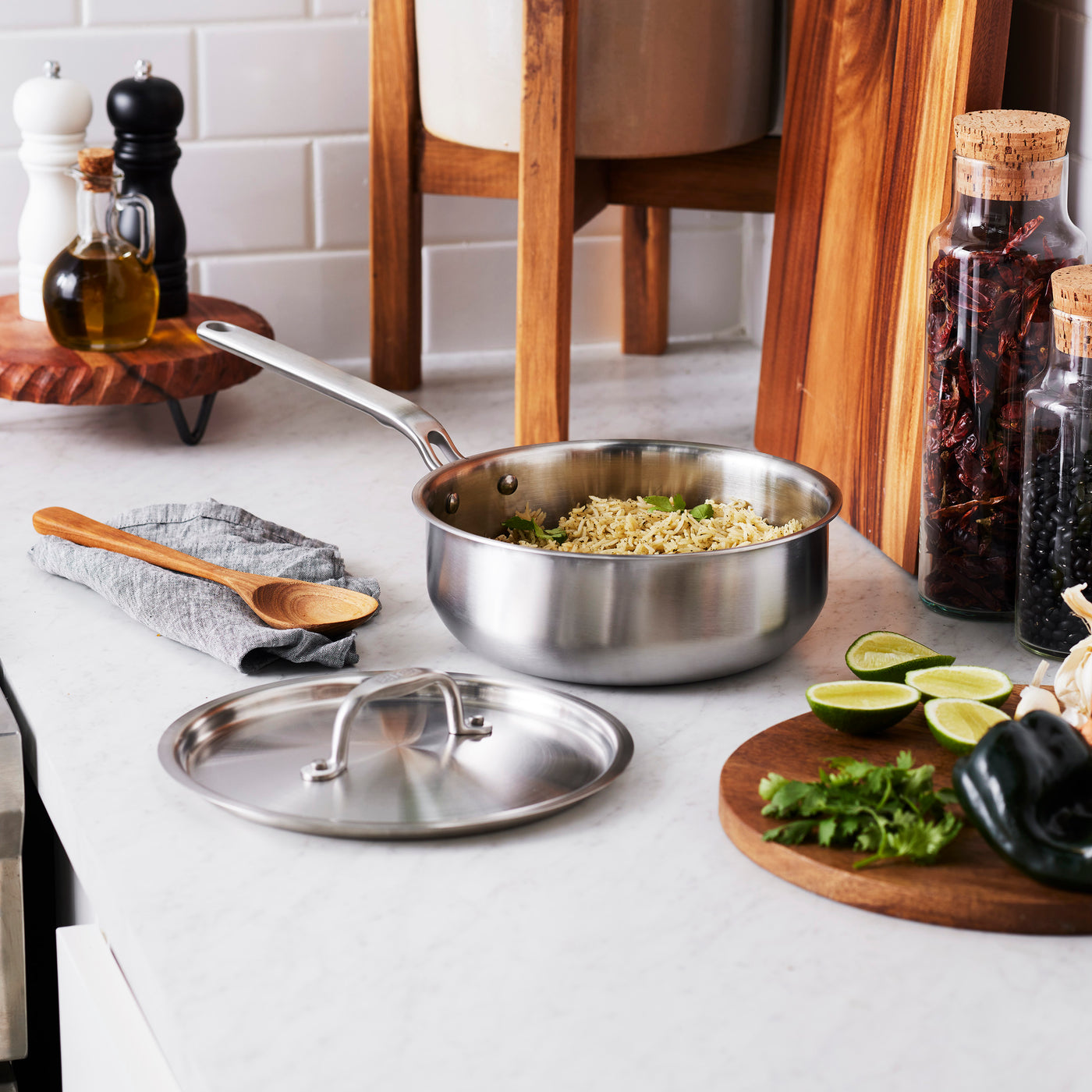 Eater x Heritage Steel - Casseruola con coperchio, realizzata negli Stati Uniti, a 5 strati, completamente rivestita in acciaio inox, design con manico per mantenere il freddo, compatibile con Eater x Heritage Steel - Casseruola con coperchio, realizzata negli Stati Uniti, a 5 strati, completamente rivestita in acciaio inox, design con manico per mantenere il freddo, compatibile con